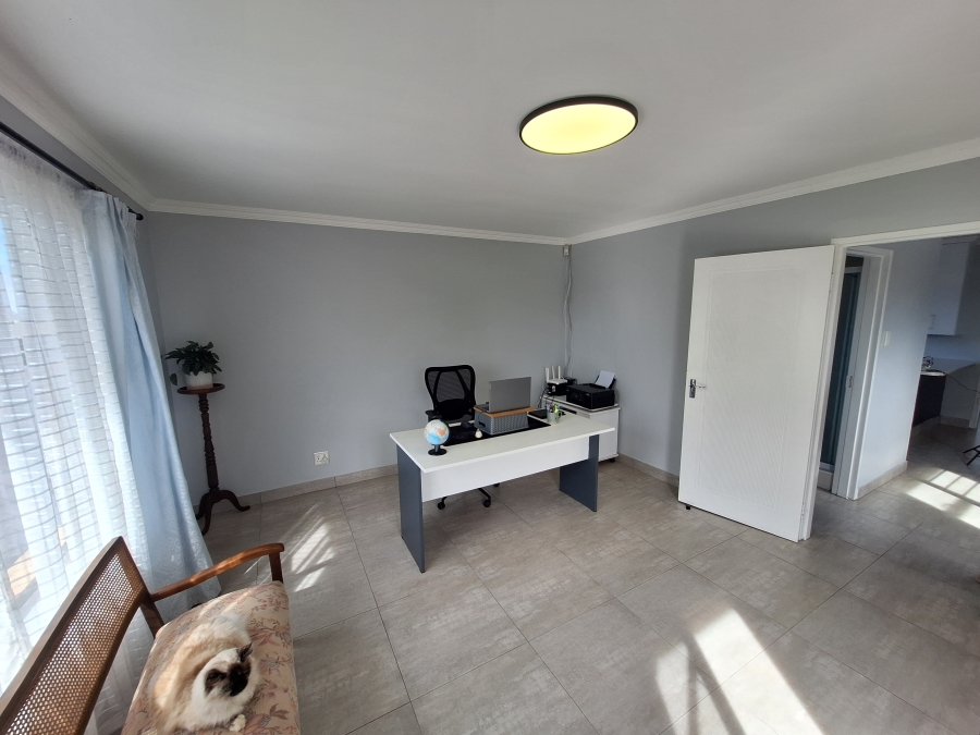 4 Bedroom Property for Sale in Wavecrest Eastern Cape